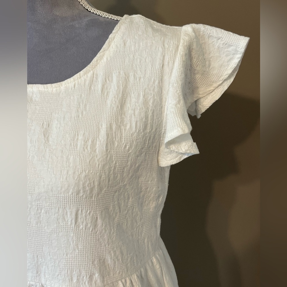Esther and Co White Babydoll Dress Tiered Skirt Flutter Sleeve Summer BeachSz SM - Picture 3 of 7